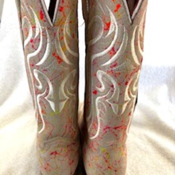 Ferrini "Belle" splatter paint boot with white embroidery NWT Women's Size 7 - Picture 4 of 10